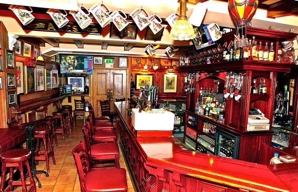 Mcsweeney Arms Hotel Cill Airne Kültér fotó