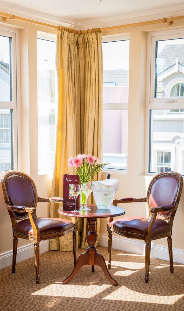 Mcsweeney Arms Hotel Cill Airne Kültér fotó