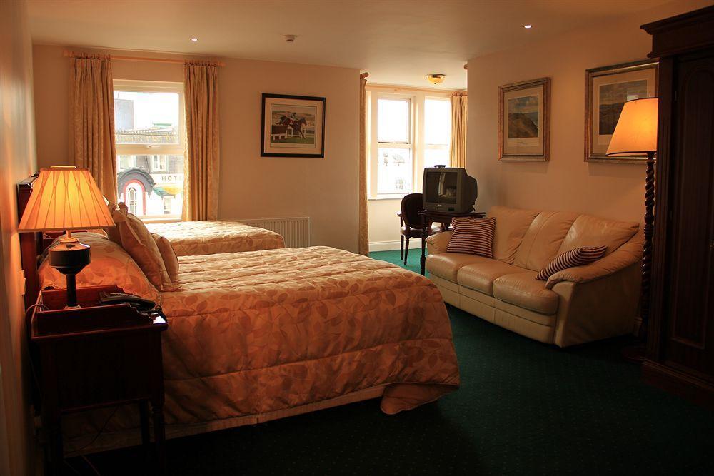 Mcsweeney Arms Hotel Cill Airne Kültér fotó