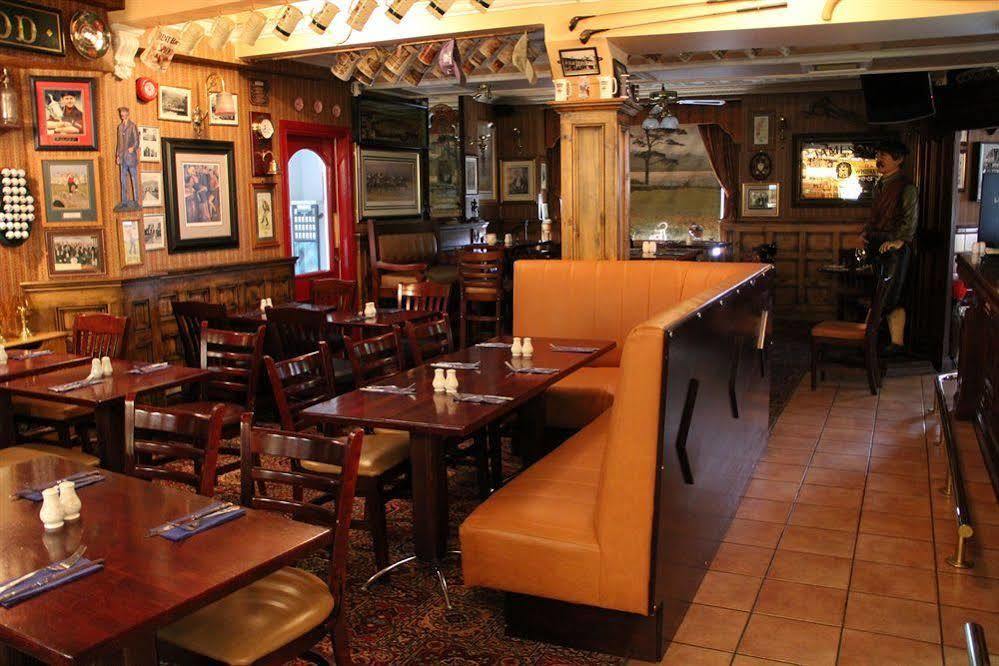 Mcsweeney Arms Hotel Cill Airne Kültér fotó