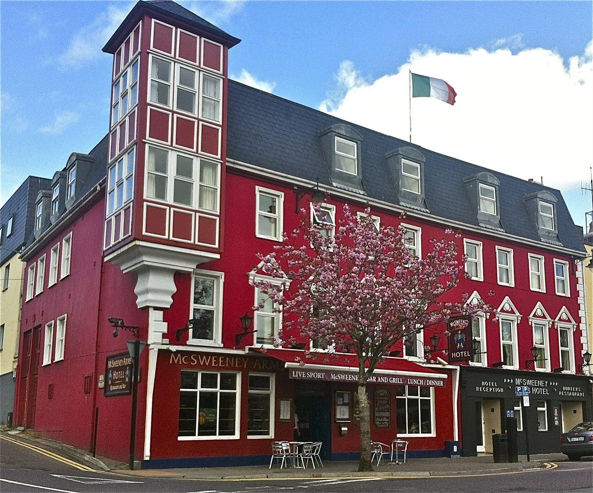 Mcsweeney Arms Hotel Cill Airne Kültér fotó
