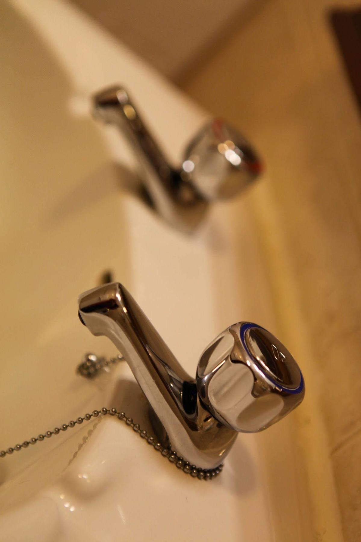 Mcsweeney Arms Hotel Cill Airne Kültér fotó
