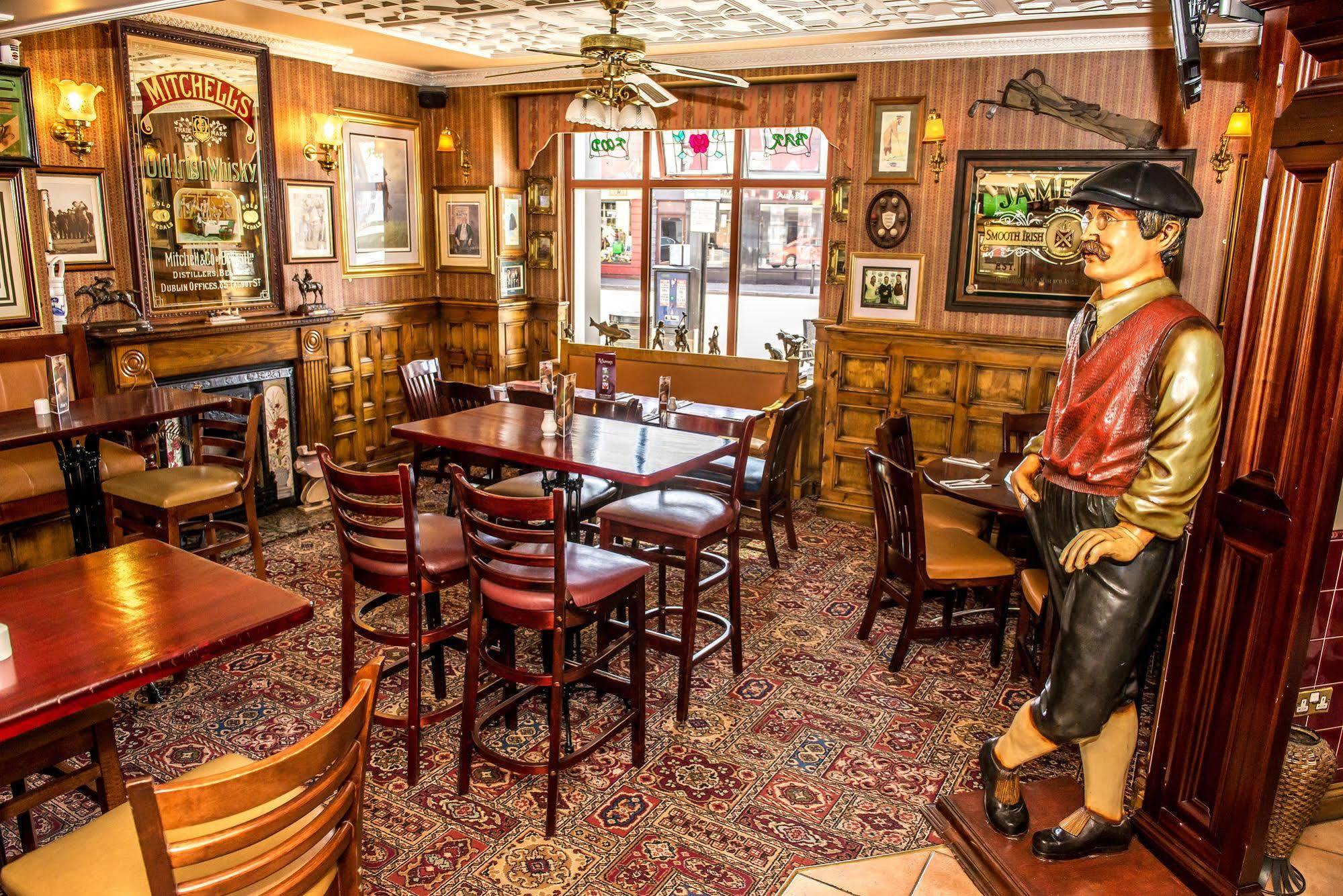 Mcsweeney Arms Hotel Cill Airne Kültér fotó