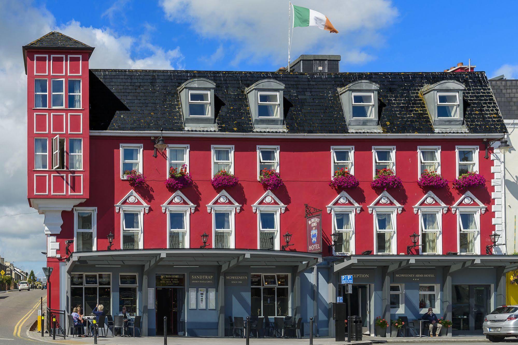 Mcsweeney Arms Hotel Cill Airne Kültér fotó