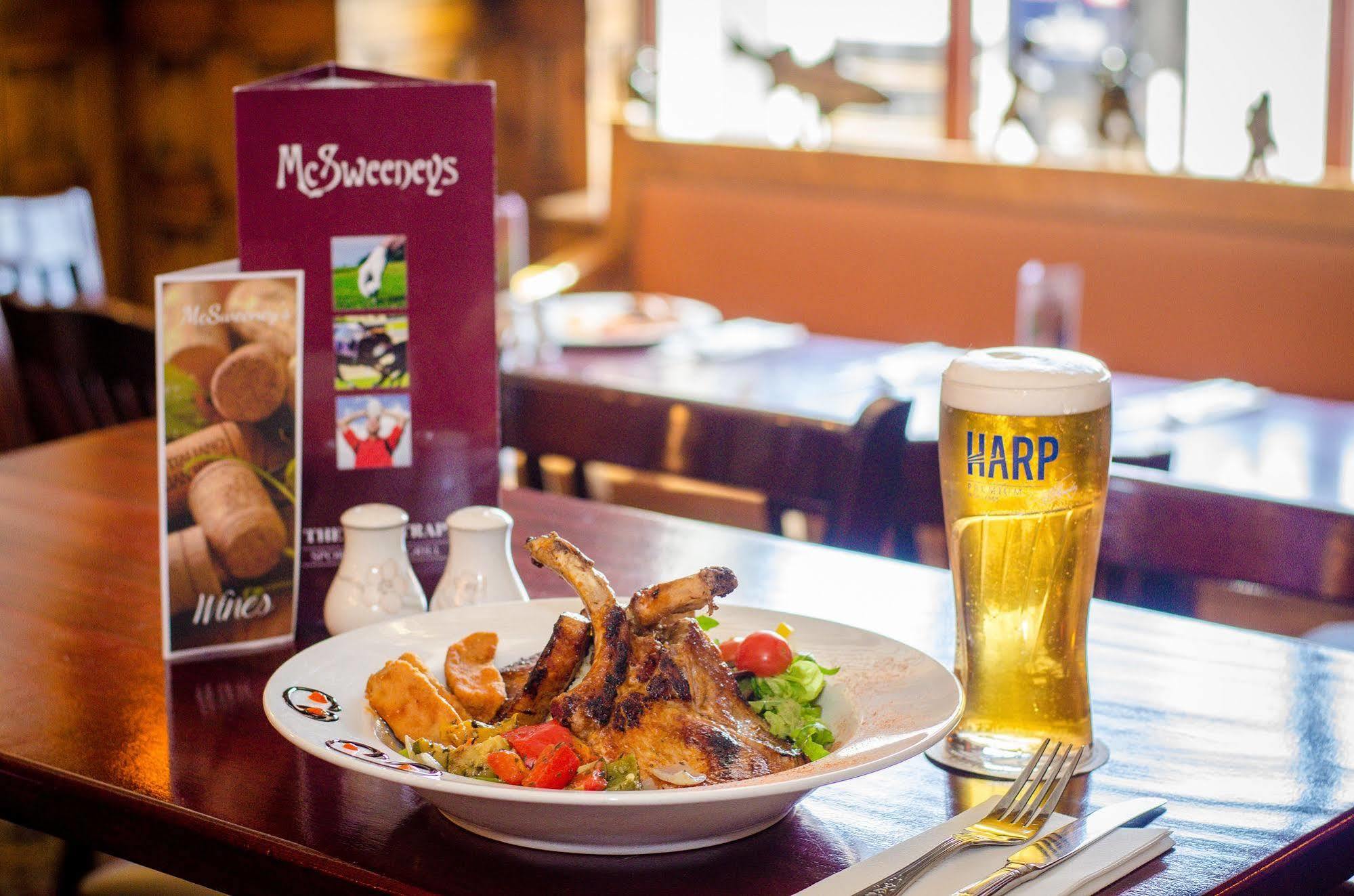Mcsweeney Arms Hotel Cill Airne Kültér fotó